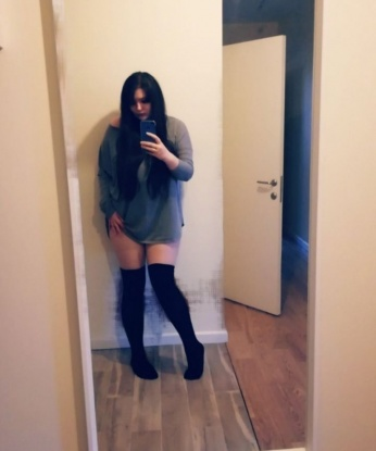 У меня есть много опыта, чтобы исполнить все твои самые сокровенные желания. Я раскрою все свои возможности, чтобы ты почувствовал себя особенным. Живу в самом сердце Москвы и знаю все ее тайны. У меня есть нежная кожа, пышные губки и красивые глаза, которые завораживают. Фото в профиле подтверждают мою красоту.
🔥 Получи удовольствие от моих эксклюзивных услуг 🔥
🌟 Массаж, который расслабит каждую клеточку твоего тела.
🌟 Незабываемый эротический стриптиз, чтобы разогреть тебя до предела.
🌟 Интимные игры и фантазии, чтобы испытать настоящую страсть.
🌟 Я твоя путешественница в мир удовольствий 🌍
💋 Оставь свои сомнения и доверься мне, чтобы окунуться в океан наслаждения. Мои клиенты остаются довольны и с радостью возвращаются ко мне снова и снова. Сделай шаг в моей Москве, и я превратю твои мечты в реальность. 💫 6971, 24 года